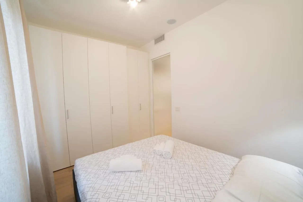 Navigli-Centro-Universita, Amazing New Apartment Milan